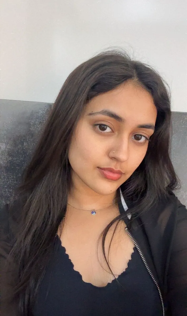 Charvi — Bangalore escort